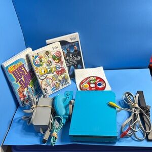 Nintendo Wii Blue Console Model No. RVL-101 Bundle As Pictured 4 Games Tested